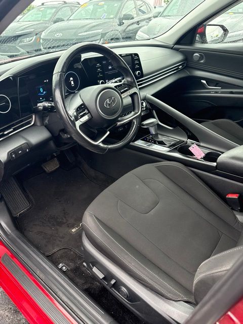 2021 Hyundai Elantra SEL - Photo 11