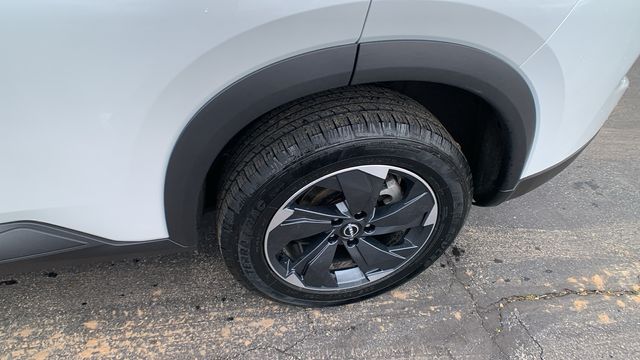 2024 Nissan Rogue SV - Photo 29
