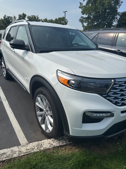 2022 Ford Explorer Platinum photo 4