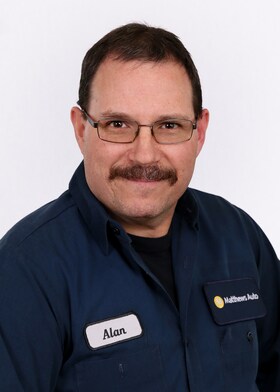Staff member Alan Vickers from ID_43c06bfbf474