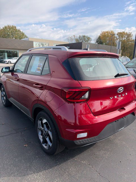 Additional photo of vehicle.
