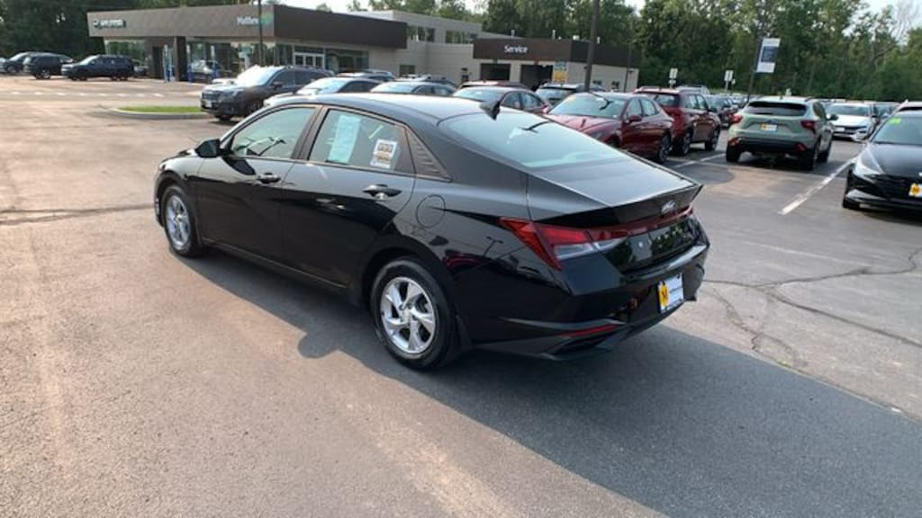 Used 2023 Hyundai Elantra SE Sedan