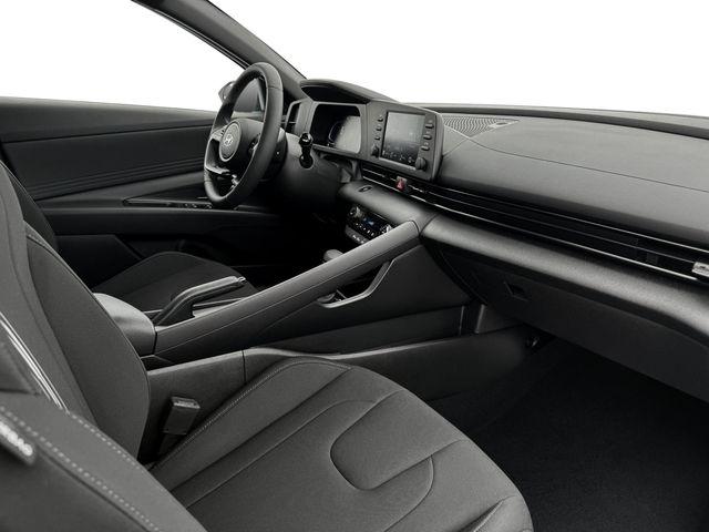2025 Hyundai Elantra SEL - Photo 15