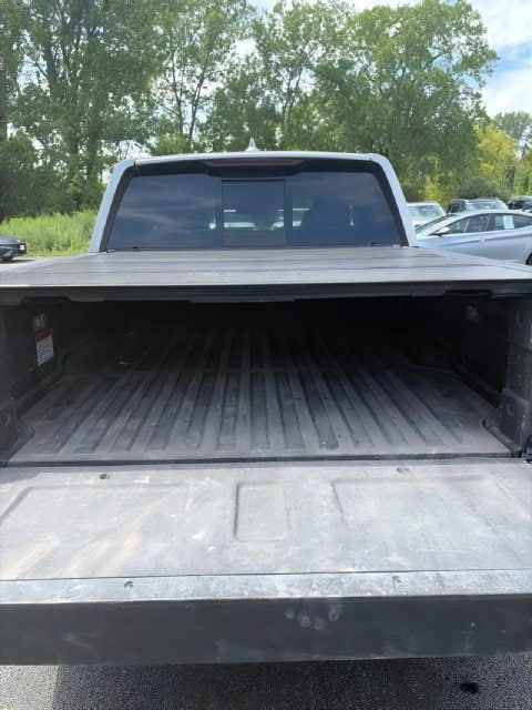 Additional photo of vehicle.