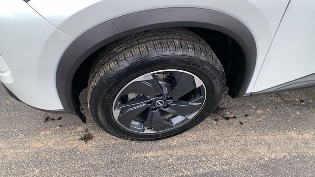 2024 Nissan Rogue SV - Photo 28