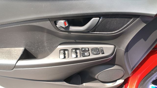 2022 Hyundai Kona SEL - Photo 11