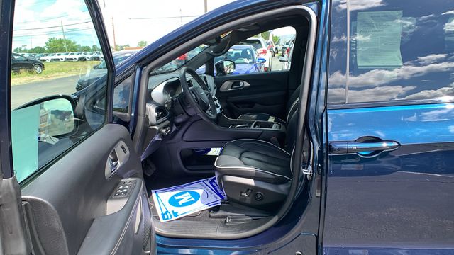 2023 Chrysler Pacifica Limited - Photo 9