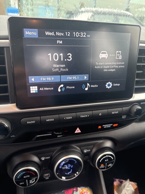 2023 Hyundai Venue SEL photo 4