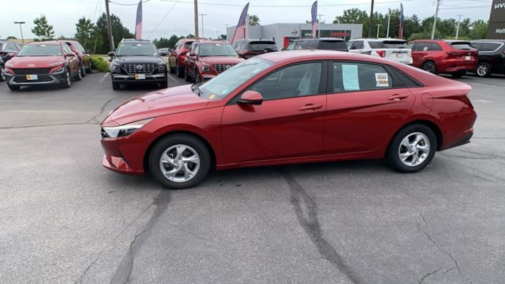 Used 2023 Hyundai Elantra SE Sedan