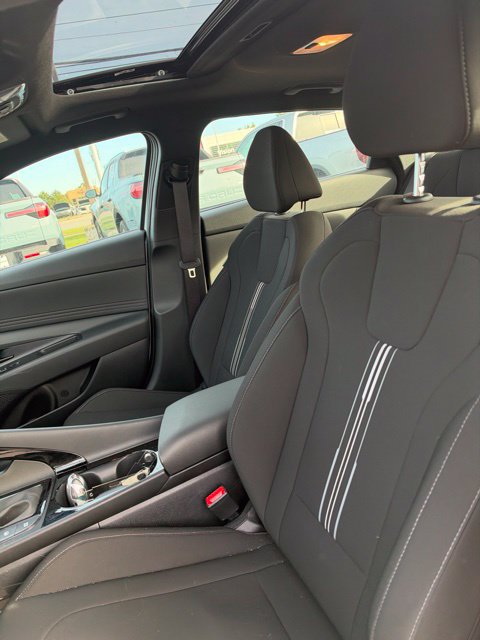 Additional photo of vehicle.