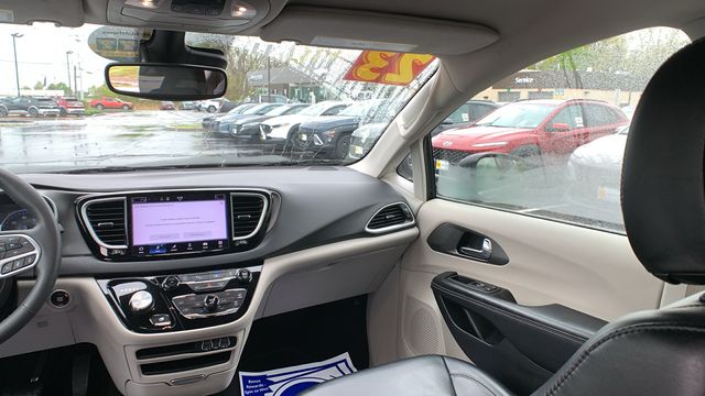 2023 Chrysler Pacifica Touring L - Photo 20