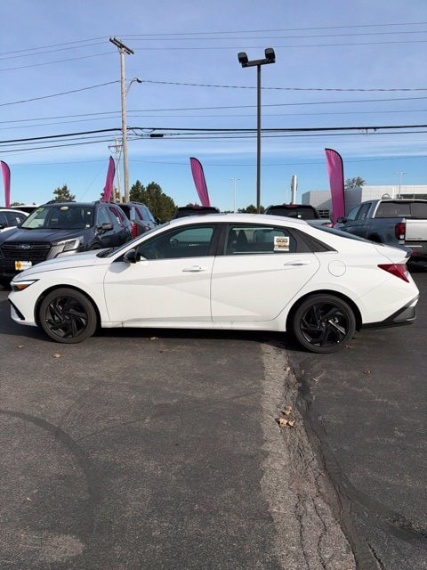 Additional photo of vehicle.
