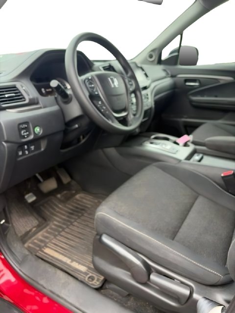 Additional photo of vehicle.