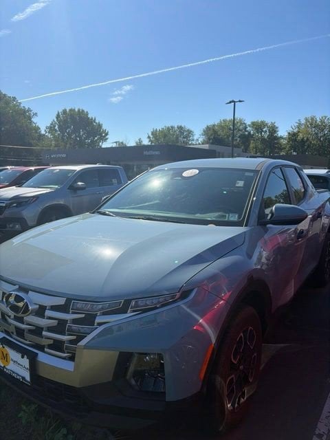 Additional photo of vehicle.