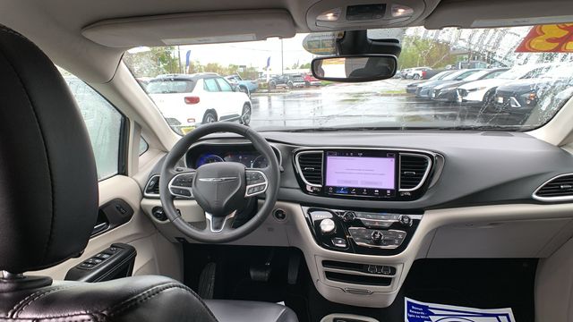 2023 Chrysler Pacifica Touring L - Photo 19