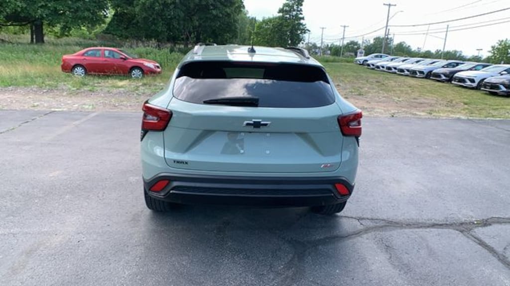 Used 2024 Chevrolet Trax 2RS SUV