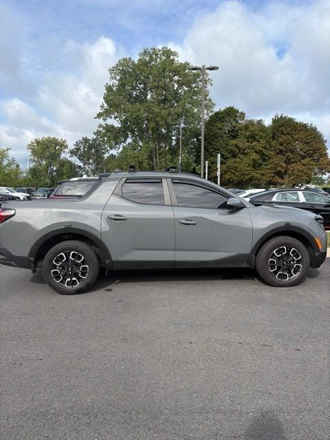 Additional photo of vehicle.