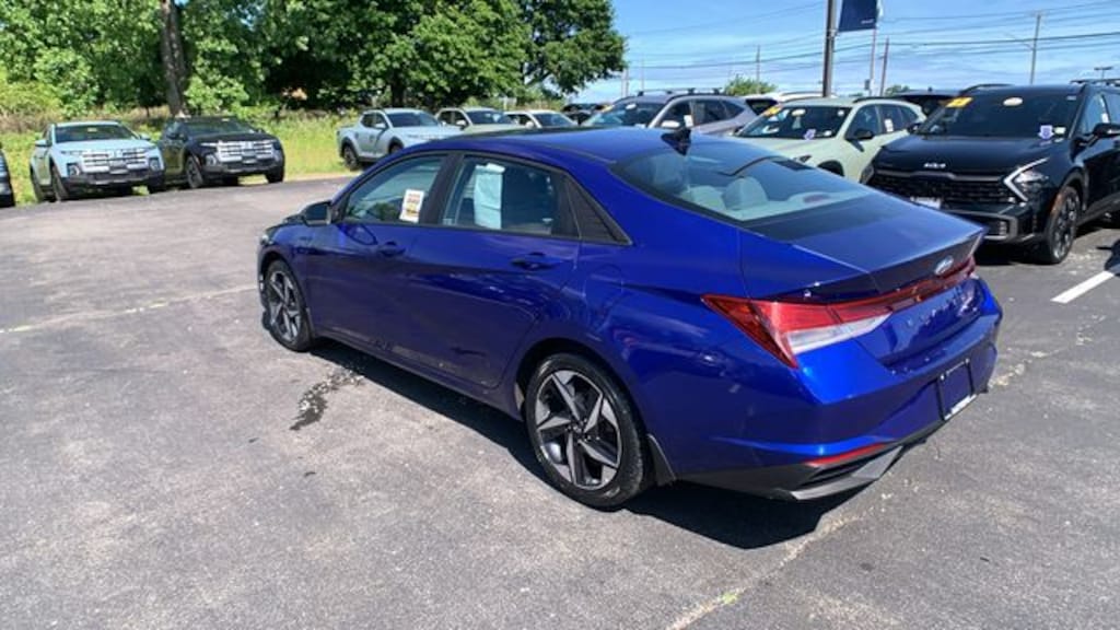 Used 2023 Hyundai Elantra SEL Sedan