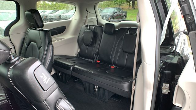 2023 Chrysler Pacifica Touring L - Photo 21