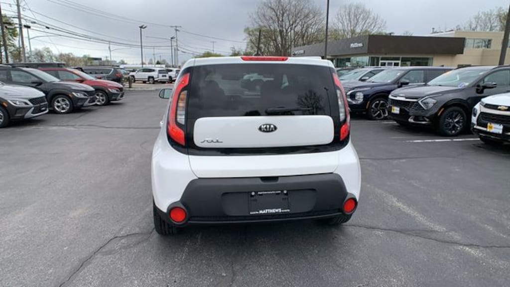 Used 2016 Kia Soul Base FWD Hatchback