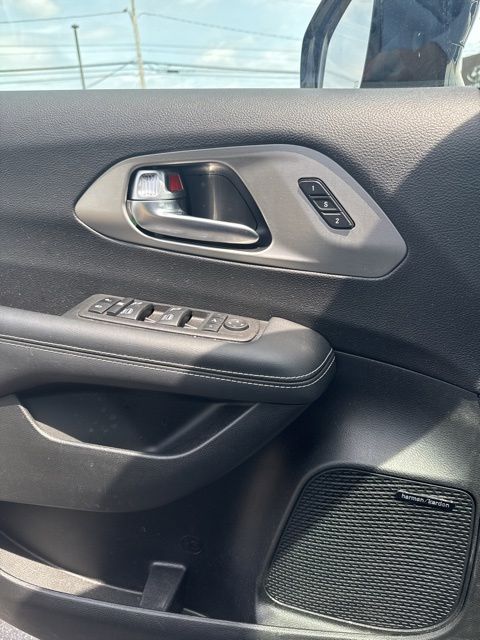 2023 Chrysler Pacifica Limited - Photo 10