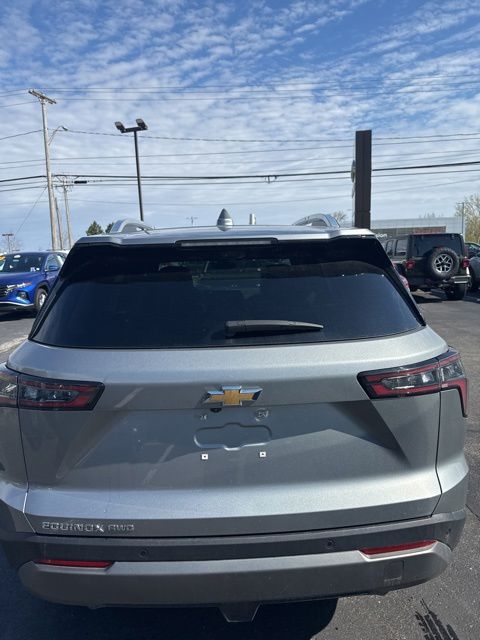2025 Chevrolet Equinox LT - Photo 12