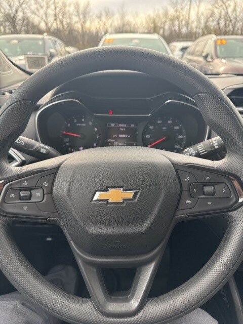 2023 Chevrolet Trailblazer LT photo 2