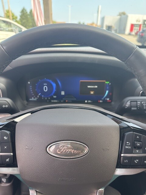2022 Ford Explorer Platinum photo 3
