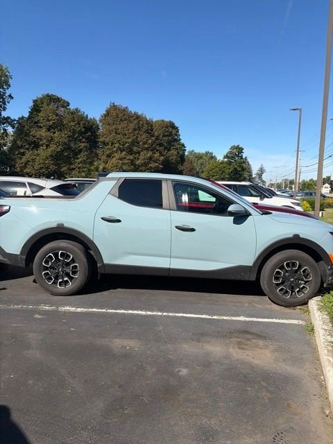 Additional photo of vehicle.
