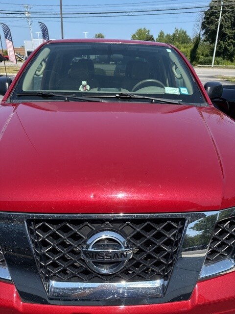 2012 Nissan Frontier SV Crew Cab photo 3