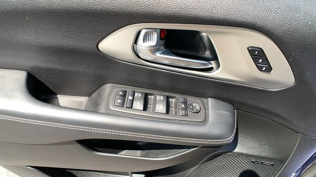 2023 Chrysler Pacifica Limited - Photo 10