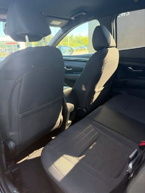 Additional photo of vehicle.
