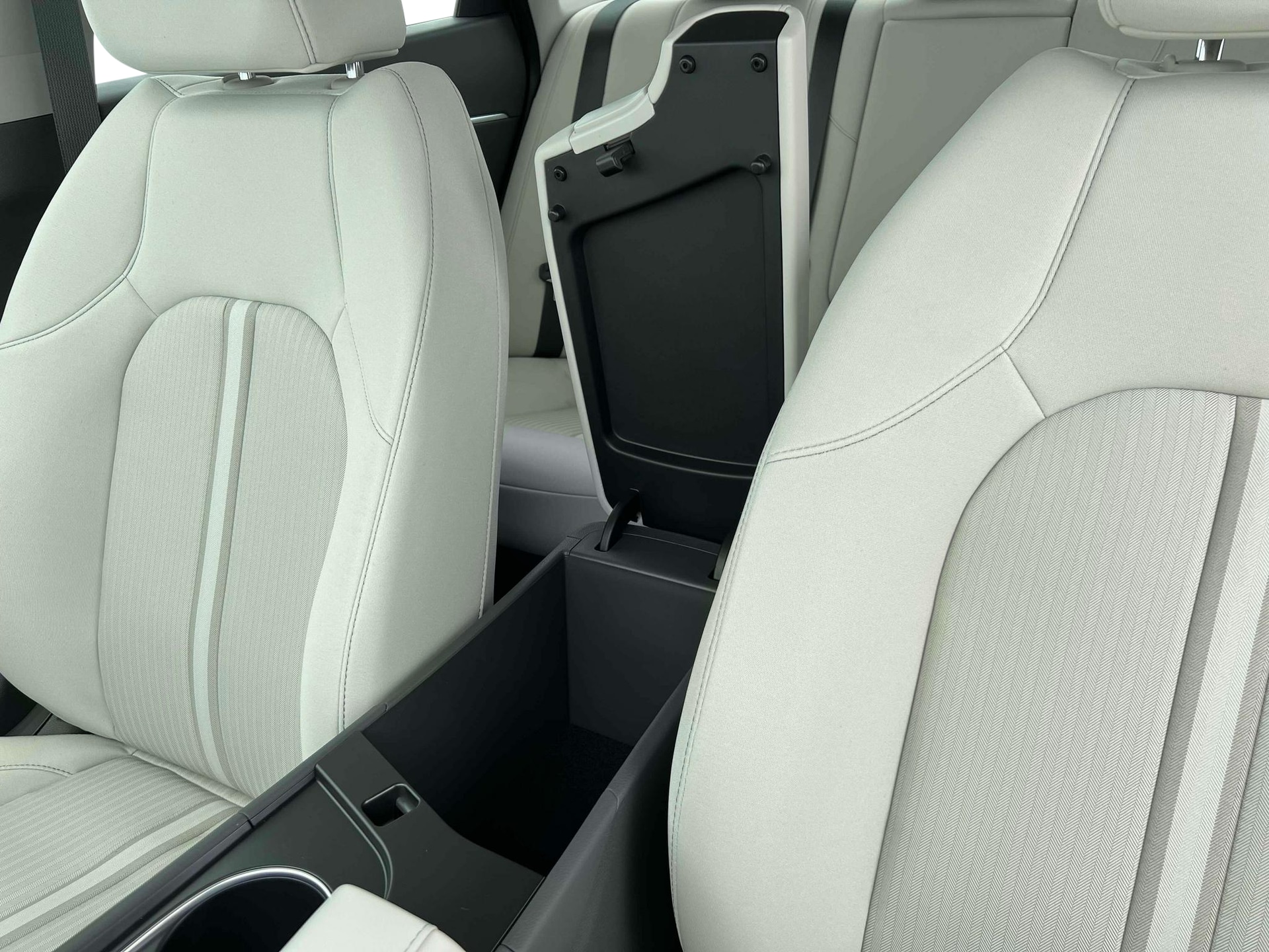 2025 Hyundai Sonata Hybrid SEL - Photo 18