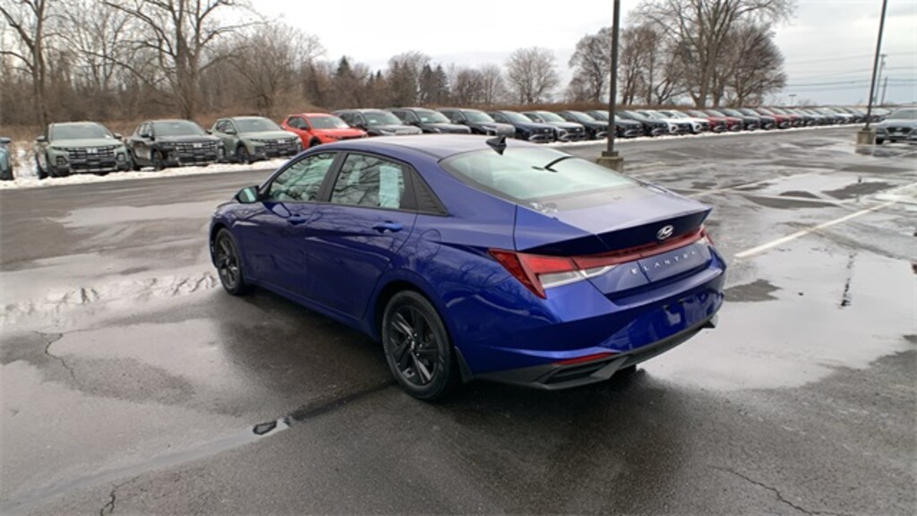 Used 2022 Hyundai Elantra SEL Sedan