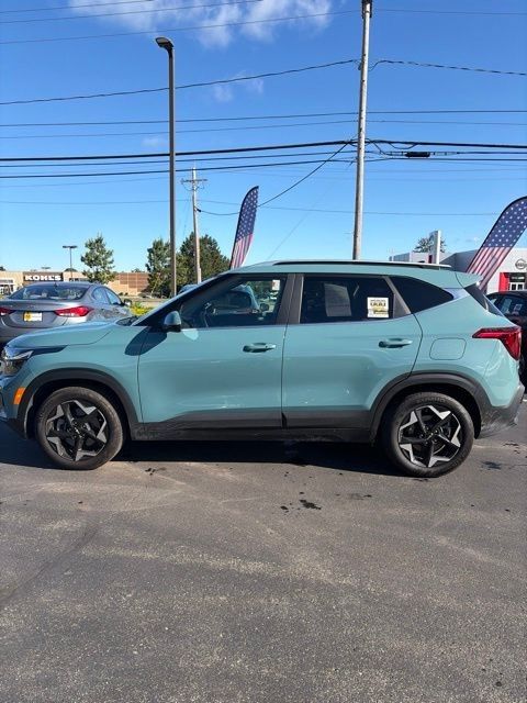 2024 Kia Seltos EX - Photo 7