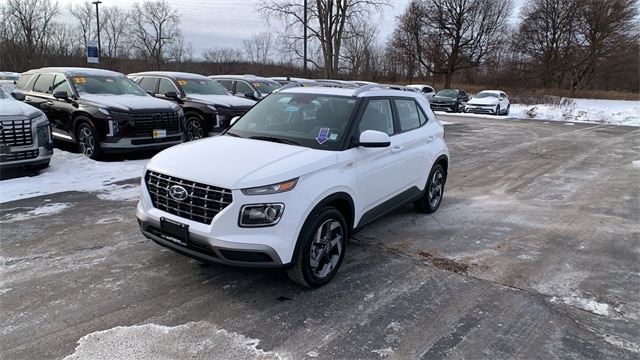 2025 Hyundai Venue SEL's photo