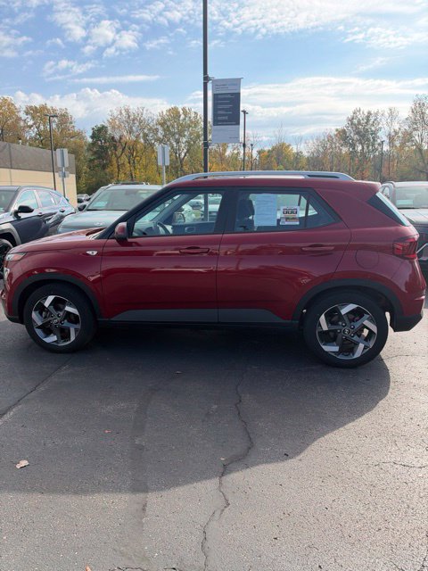 Additional photo of vehicle.