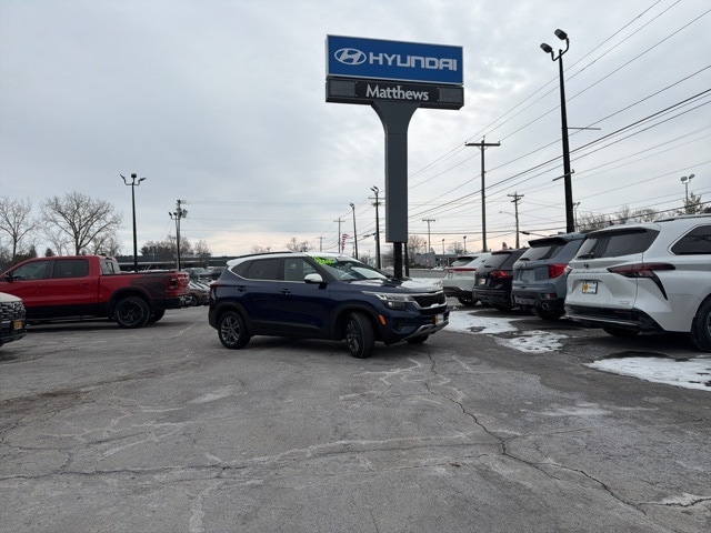 2023 Kia Seltos S's photo