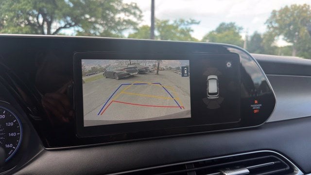 Additional photo of vehicle.