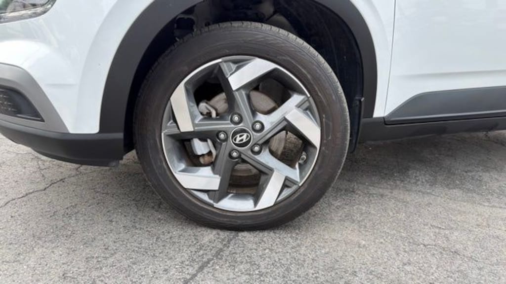 Certified 2024 Hyundai Venue SUV