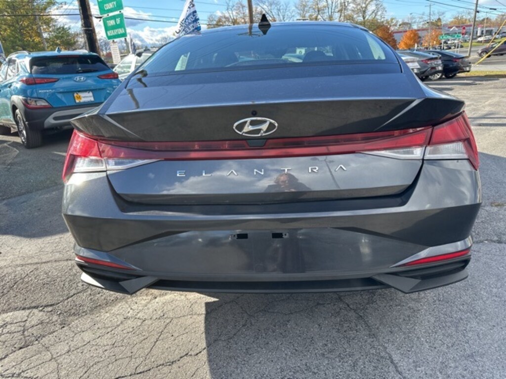 Certified 2021 Hyundai Elantra SE Sedan