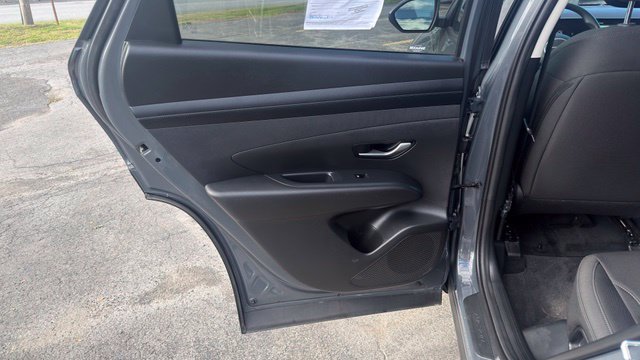 Additional photo of vehicle.