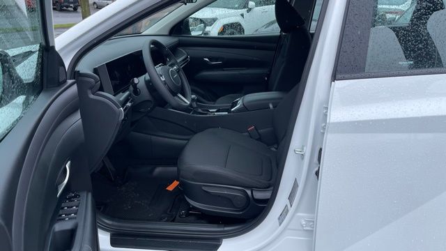 2025 Hyundai Tucson SE - Photo 25