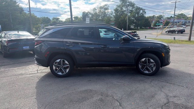 Additional photo of vehicle.
