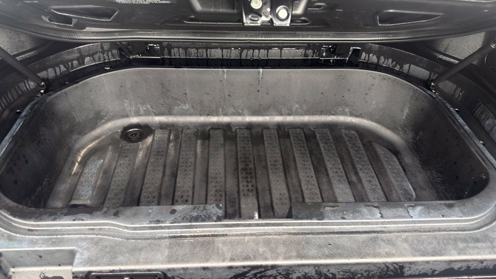 Additional photo of vehicle.