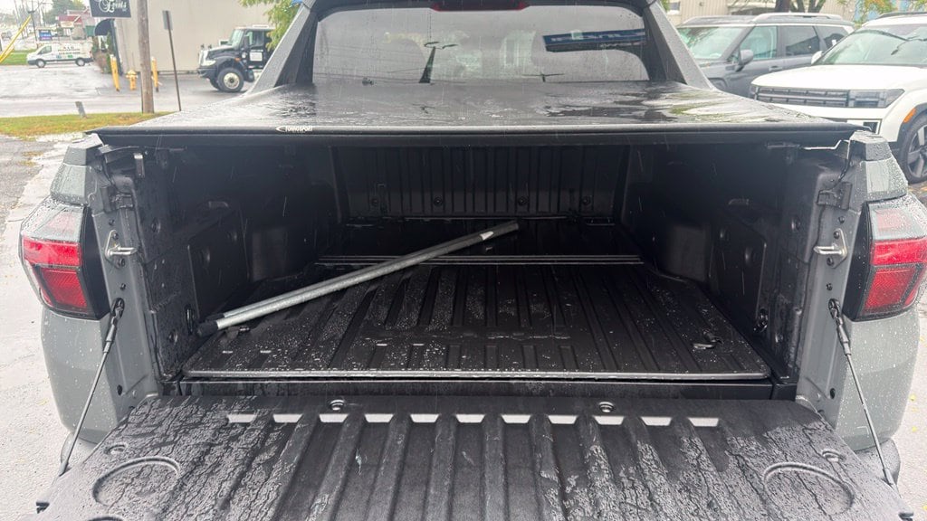 Additional photo of vehicle.