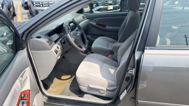 Additional photo of vehicle.
