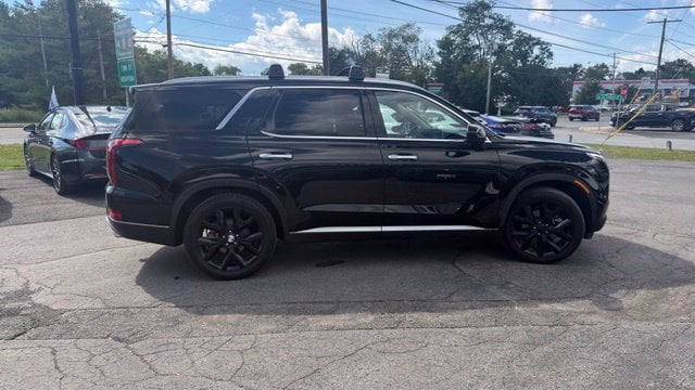 Additional photo of vehicle.