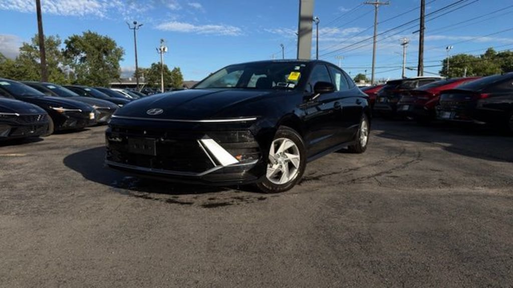 Used 2025 Hyundai Sonata SE Sedan