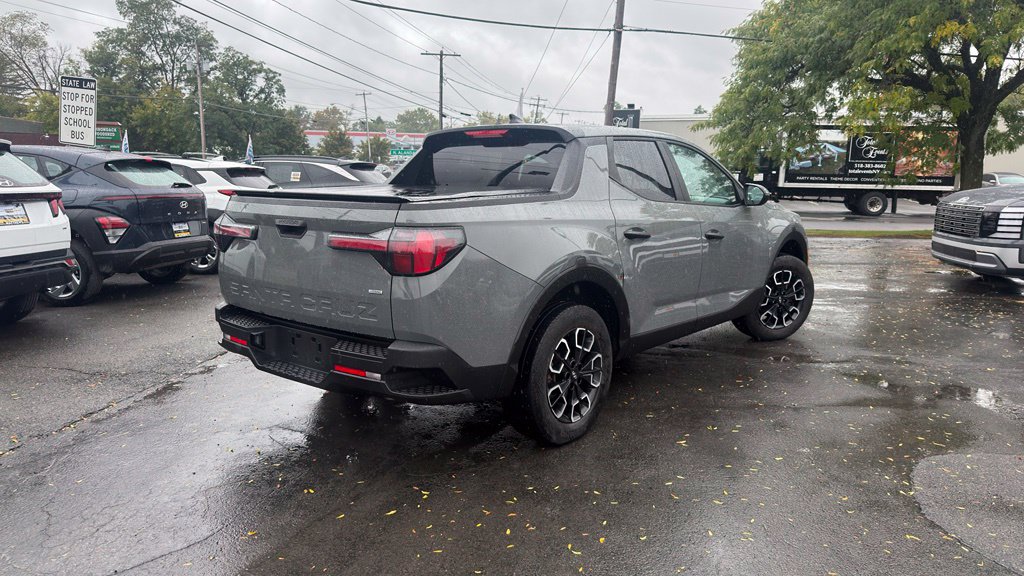 Additional photo of vehicle.